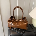 Bolso tote vintage de charol marrón brillante con elegantes asas largas para mujer - Marrón