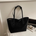 Grand sac cabas noir mat rétro avec surpiqûres blanches contrastées et design épuré - Noir sans Pendentif