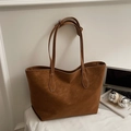 Sac fourre-tout marron mat avec surpiqûres contrastées et bandoulière réglable pratique - Brun Sans Pendentif