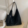 Minimalistische schwarze Shopper Tasche aus mattem Kunstleder mit kleinem Beutel - Schwarz