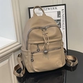 Beigefarbener Rucksack aus Kunstleder mit Litschi-Struktur und Nylon-Gurtbändern - Khaki