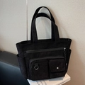 Borsa tote classica in velluto a coste nero con design multi-tasca e spallacci - Nero