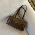 Dunkelbraune Retro-Schultertasche mit großer silberner Metallschnalle im Vintage-Stil - Braun