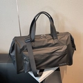Borsa sportiva nera impermeabile grande con tracolla regolabile e manici per trasporto - Nero