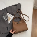 Borsa a secchiello in pelle martellata marrone con manico e chiusura a girello argento - senza ciondolo / Marrone