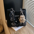 Schwarze Canvas-Tragetasche mit Katzen-Stickerei und eleganten Kettenriemen - Mit Anhänger / Schwarz