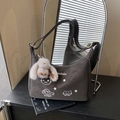 Bolso hobo marrón oscuro con bordado de gato, estrellas y colgante de conejo suave - Café (Con Colgante de Conejo de Peluche)