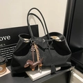Ρετρό μαύρη δερμάτινη τσάντα tote με μενταγιόν dachshund για καθημερινή μετακίνηση - Με Μενταγιόν / Μαύρο