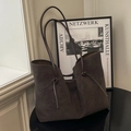 Grande borsa shopper marrone scuro effetto scamosciato con spalline annodate - Grigio Ebano
