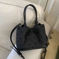 Dunkelgraue Handtasche mit Polka-Dots, schwarzer Schleife und verstellbarem Schultergurt - Schwarz