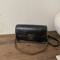 Borsa a tracolla quadrata in pelle nera con fibbia dorata e cinturino a catena - Nero PU