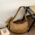 Sac croissant matelassé marron café avec broderie ours et bandoulière rembourrée - Brun Sans Pendentif