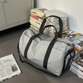 Graue Reisetasche aus Nylon mit verstellbarem Gurt für Sport oder Geschäftsreisen - Grau