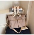 Détail du sac fourre-tout en velours côtelé avec poches avant et anses en corde - Kaki