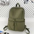 Mochila minimalista de nailon verde oliva con gran capacidad y bolsillos con cremallera - Verde