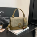 Bolso bandolera verde oliva con estampado de pata de gallo, hebilla retro y colgante corazón - Verde con Colgante