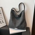 Grand sac cabas en feutre gris foncé avec motif d'étoiles blanches et bandoulière - Noir