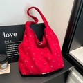 Grand sac cabas rouge avec motif d'étoiles blanches et large bandoulière en feutre - Rouge