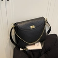 Borsa a tracolla trapuntata nera classica con catena dorata e chiusura a girello in metallo - Nero