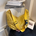 Sac bandoulière demi-lune en nylon jaune avec bandoulière réglable et boucle - Jaune