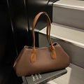Dunkelbraune minimalistische Tote-Bag mit Kieselleder-Struktur und langen Trägern - Kaffeebraun
