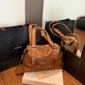 Vintage karamellbraune Boston-Tasche aus glänzendem PU-Leder mit Doppelgriffen - Braun