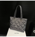 Borsa tote grigio scuro trapuntata con cuciture a rombi e spalline sottili - Grigio