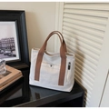 Borsa tote in tela crema minimalista con manici marroni e tasca frontale con bottone - Bianco Sporco