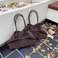 Vintage donkerbruine grote lederen tote bag met subtiele metalen gesp en retro design - Koffie groot