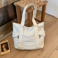 Bolso tote de lona blanco crema con múltiples bolsillos y asas resistentes para uso diario - Blanco