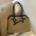 Borsa tote vintage in lana cammello con manici in pelle nera e dettagli in metallo - Zucca Cammello