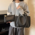 Bolso tote negro plisado con textura de lichi y neceser a juego estilo minimalista - Juego de Bolso Tote Y Bolsa de Almacenamiento (HK-6020) / Negro