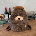 Mochila de peluche marrón con diseño de perrito suave y gran capacidad de carga - Marrón