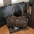 Borsa tote in pelle testa di moro con fibbia elegante e tracolla stile vintage - Marrone
