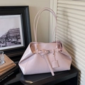 Minimalistische hellrosa Tote Bag mit eleganter Zierschnalle und doppelten Tragegriffen - Rosa