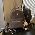 Mochila retro de gran capacidad en ante sintético marrón con colgante de osito - Café con Colgante