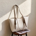 Borsa tote crema minimalista con spallacci marroni e pelle a grana fine - Bianco Sporco