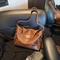 Borsa tote in ecopelle marrone scuro con chiusura girevole in metallo argento vintage - Marrone