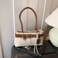 Borsa a spalla vintage in tela beige da donna con eleganti dettagli in pelle e fibbia - Con Ciondolo / Bianco avorio