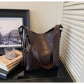 Dark brown large capacity tote bag in glossy faux leather with vintage pendant - Coffee with Pendant