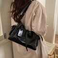 Fashionable black tote bag with Lazy Breeze Paris logo and glossy leather finish - Black
