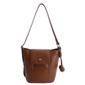 Bolso cubo de cuero marrón con hebilla metálica y colgantes decorativos de cordón - Con Colgante / Marrón