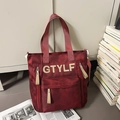 Sac cabas en nylon rouge foncé avec lettrage GTYLF et poches zippées pour un usage quotidien - Sac à Bandoulière Rouge