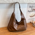 Sac hobo vintage en cuir marron avec œillets métalliques et bandoulière à grande capacité - Marron