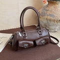 Borsa Boston retrò marrone scuro con doppie tasche anteriori e tracolla regolabile - Marrone