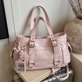 Borsa tote rosa in ecopelle con fibbie argentate e ciondolo a forma di orsetto - Rosa