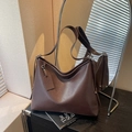 Dunkelbraune Leder-Tote-Tasche mit großem Fassungsvermögen und verstellbarem Riemen - Braun