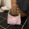 Bolso de hombro en tweed rosa y blanco con cierre dorado y detalles de cuero fino - Rosa