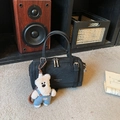 Sac polochon en cuir noir avec doubles poignées et breloque ours en peluche mignon - Avec Pendentif / Noir