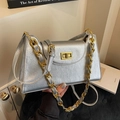 Sac à chaîne argenté métallisé avec texture craquelée et fermoir doré en vue de variante - Argent
